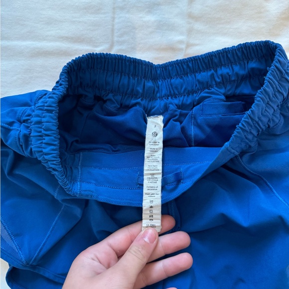 Lululemon hotty hot shorts - Symphony blue - Picture 3 of 3
